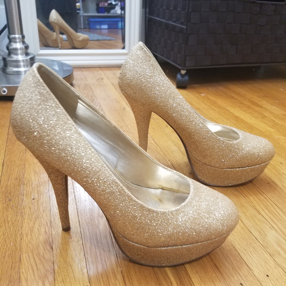 Bonniebel Gold Sparkle Pumps